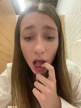 Lia  Love online show from 12.04.24