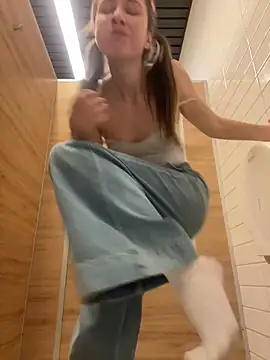 Lia  Love online show from 12.15.24