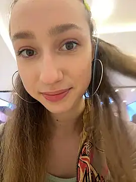 Lia  Love online show from 12.17.24