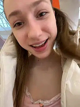 Lia  Love online show from 01.28.25