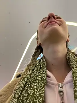 Lia  Love online show from 10.13.25