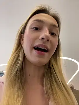 Lia  Love online show from 11.13.25