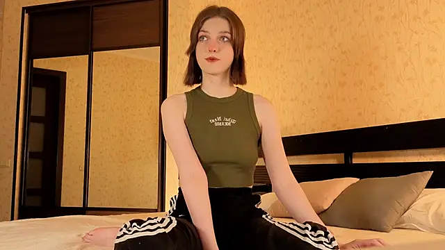 Sweet Paradox online show from 11.29.25