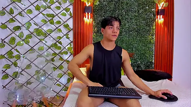 Valentino  X online show from 11.22.25