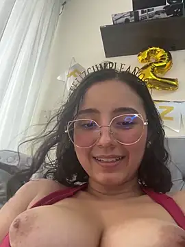 Snapshot of Kay_LustyWife chatting on 03.18.25 Kay LustyWife online show from 03.18.25