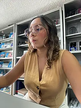 Snapshot of Kay_LustyWife chatting on 12.15.25 Kay LustyWife online show from 12.15.25