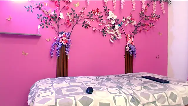 Snapshot of analdeepalejandra18 chatting on 10.27.25 analdeepalejandra18 online show from 10.27.25