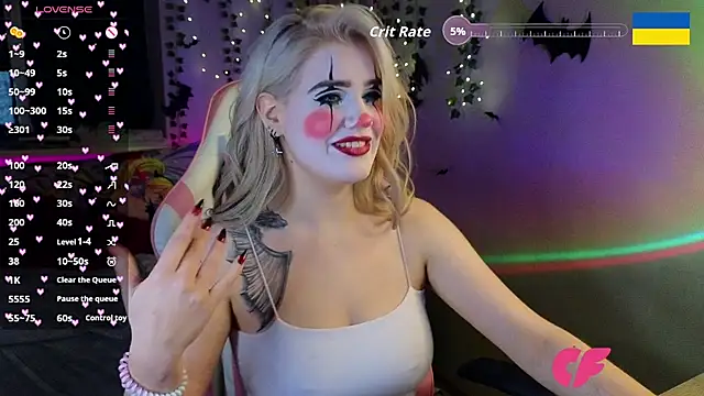 Snapshot of RedVelveten chatting on 10.31.25 RedVelveten online show from 10.31.25