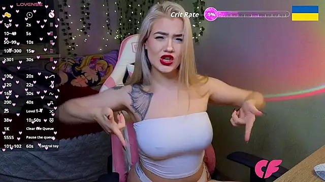 Snapshot of RedVelveten chatting on 11.15.25 RedVelveten online show from 11.15.25