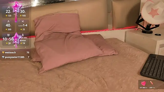 Snapshot of Mis__lola chatting on 12.04.24 Mis lola online show from 12.04.24