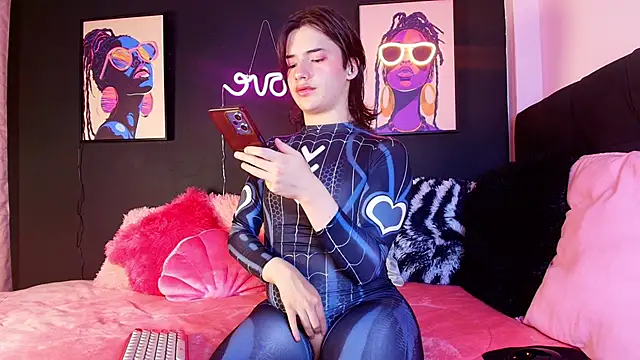 Snapshot of Angel_shiny chatting on 12.23.25 Angel shiny online show from 12.23.25