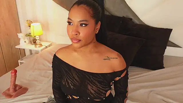 IzzyyBeelmonth online show from 12.29.24