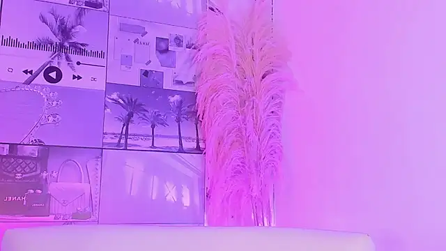 MiaCavallii  online show from 11.02.25