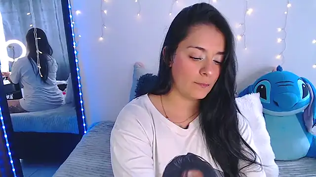 Snapshot of Samanta_james19 chatting on 04.17.26 Samanta james19 online show from 04.17.26