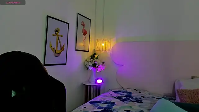 naomiii   online show from 09.29.25