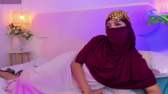 naomiii   online show from 10.18.25