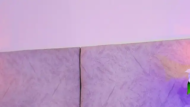 naomiii   online show from 11.25.25