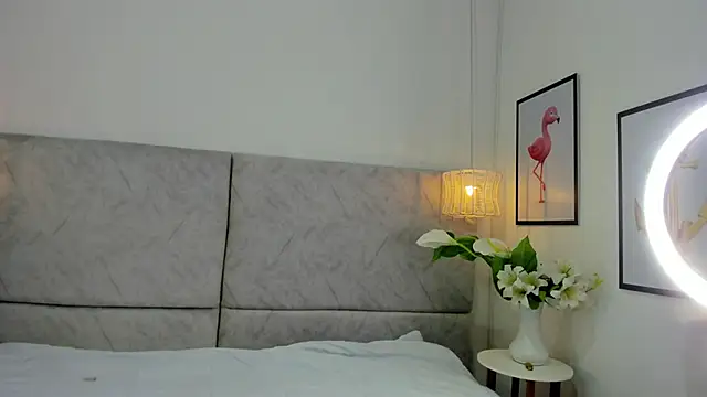 naomiii   online show from 12.03.25