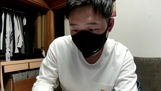 Snapshot of tuki_fu chatting on 12.29.24 tuki fu online show from 12.29.24