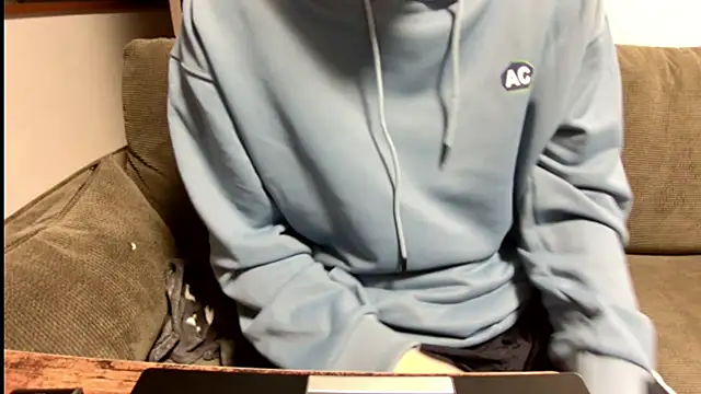 Snapshot of tuki_fu chatting on 02.09.25 tuki fu online show from 02.09.25