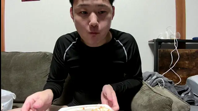 Snapshot of tuki_fu chatting on 02.11.25 tuki fu online show from 02.11.25