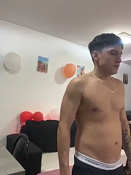 LCarreraa online show from 04.19.26