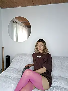 Snapshot of Karolgood3 chatting on 12.05.25 Karolgood3 online show from 12.05.25