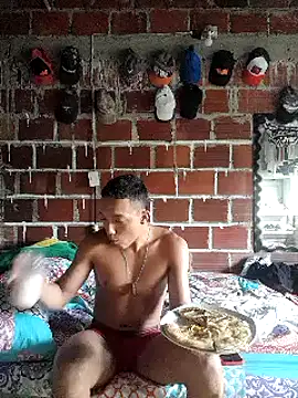 Snapshot of tayson_ chatting on 01.16.25 tayson online show from 01.16.25