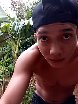 Snapshot of tayson_ chatting on 03.18.25 tayson online show from 03.18.25