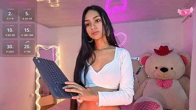 Jazmin tay online show from 10.12.25