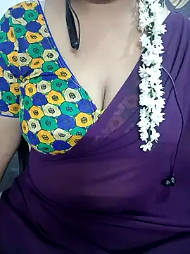 Snapshot of Yours_Radika chatting on 12.09.24 Yours Radika online show from 12.09.24