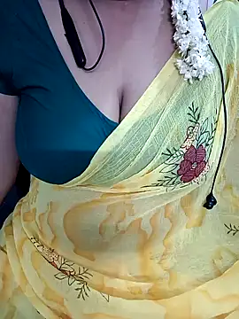 Snapshot of Yours_Radika chatting on 12.10.24 Yours Radika online show from 12.10.24