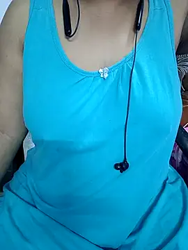 Snapshot of Yours_Radika chatting on 02.12.25 Yours Radika online show from 02.12.25