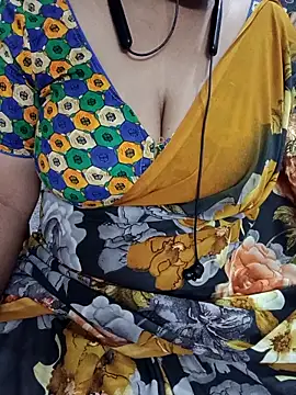 Snapshot of Yours_Radika chatting on 02.18.25 Yours Radika online show from 02.18.25