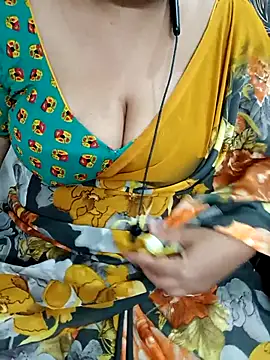 Snapshot of Yours_Radika chatting on 02.25.25 Yours Radika online show from 02.25.25