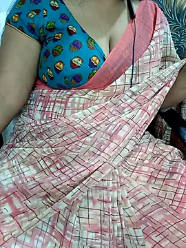 Snapshot of Yours_Radika chatting on 03.11.25 Yours Radika online show from 03.11.25