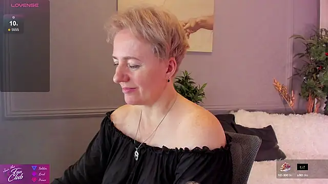 Nika Smit online show from 01.04.25