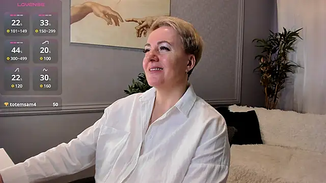 Nika Smit online show from 03.15.25