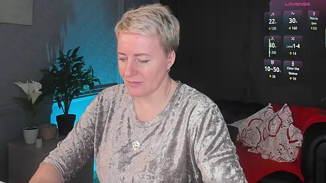 Nika Smit online show from 04.03.26