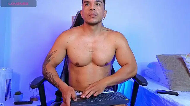 estebandelouis online show from 03.26.26