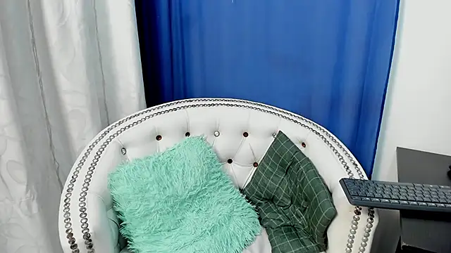 Analia18  online show from 01.14.25