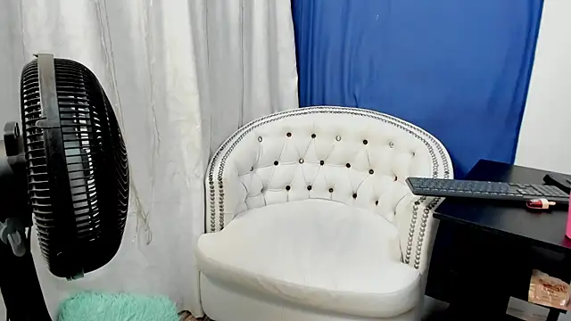 Analia18  online show from 01.14.25