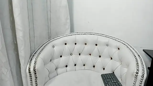 Analia18  online show from 02.26.25