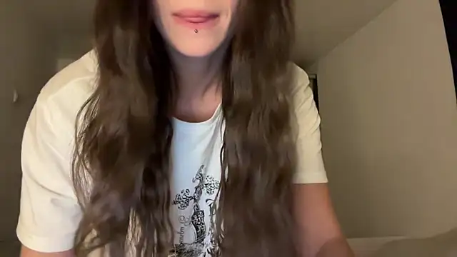 Snapshot of ur_molly chatting on 09.28.25 ur molly online show from 09.28.25