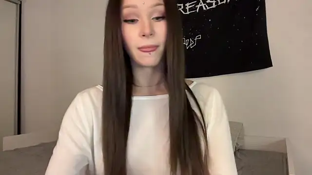 Snapshot of ur_molly chatting on 10.16.25 ur molly online show from 10.16.25