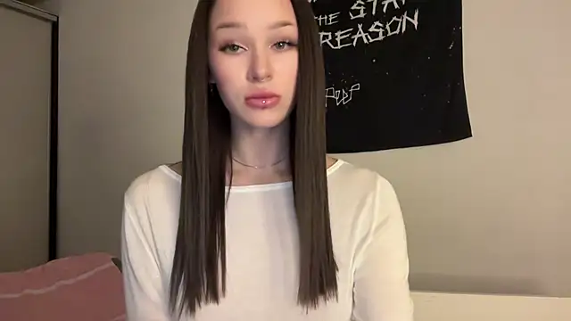 Snapshot of ur_molly chatting on 11.10.25 ur molly online show from 11.10.25