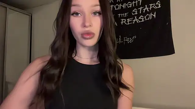 Snapshot of ur_molly chatting on 11.14.25 ur molly online show from 11.14.25