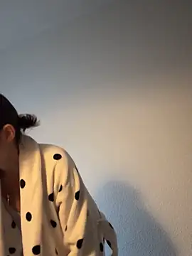 Snapshot of EmilyWi_ chatting on 10.10.25 EmilyWi online show from 10.10.25