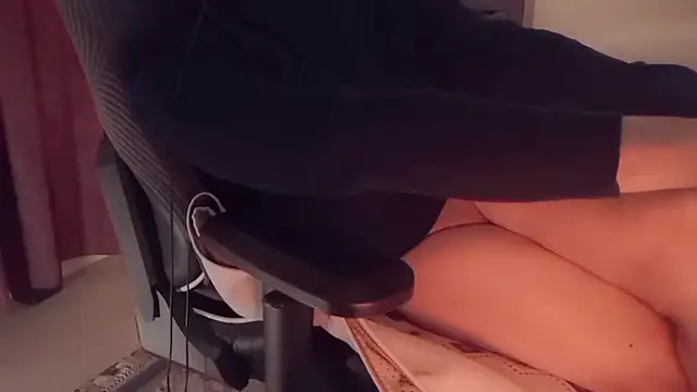 Snapshot of meow199410 chatting on 10.28.25 meow199410 online show from 10.28.25