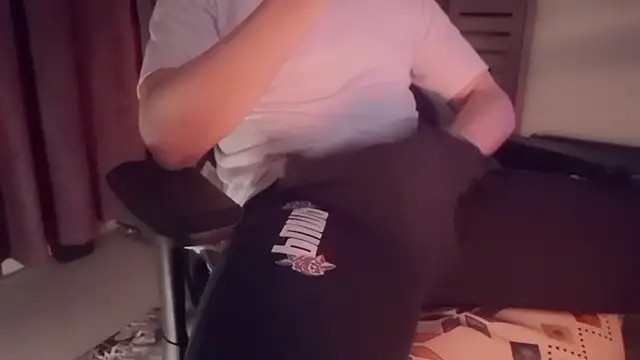 Snapshot of meow199410 chatting on 11.19.25 meow199410 online show from 11.19.25